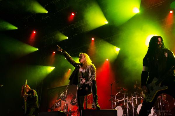 Arch Enemy - Peace and Love 2012 Torsdag