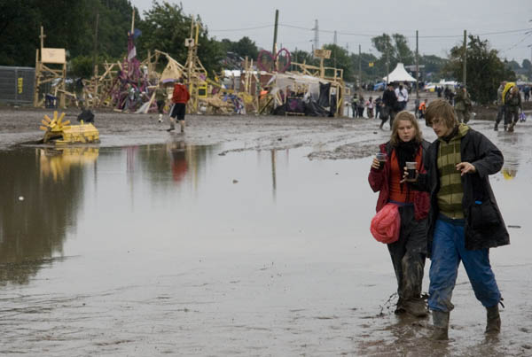 Roskilde Festival 2007 (besökarna och gyttjan) 20